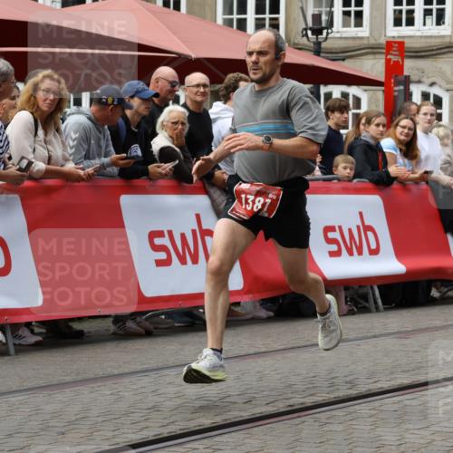 13.09.2026 - 21. swb-Marathon Bremen Strokosch-Dieckow http://msf.ph/oto/10309537 13.09.2026 13:03:21 Ziel 1381, 1862, 7265, 8319, 8325, 8331, 8756, 9200, 1372, 1950, 3092, 7715 meine-sportfotos.de