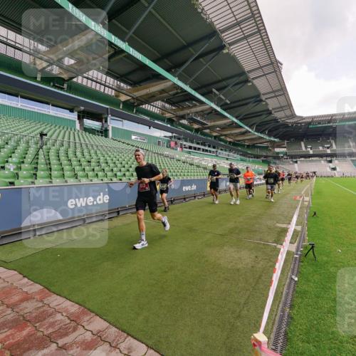 13.09.2026 - 21. swb-Marathon Bremen Michael Burmester http://msf.ph/oto/10309645 13.09.2026 13:06:25 Laufen im Stadion 109, 156, 217, 244, 287, 303, 310, 323, 372, 394, 430, 454, 536, 578, 613, 647, 716, 784, 831, 891, 900, 922, 1073, 1083, 1205, 1243, 1274, 1308, 1365, 1369, 1380, 1437, 1533, 1545, 1574, 1581, 1627, 1823, 1848, 1871, 1909, 1914, 1932, 1938, 2076, 2089, 2090, 2126, 2219, 2241, 2244, 2265, 2275, 2301, 2310, 2318, 2355, 2356, 2393, 2440, 2464, 2602, 2699, 2707, 2721, 2742, 2764, 2818, 2902, 2911, 2959, 2960, 2985, 3030, 3055, 3278, 3444, 3485 meine-sportfotos.de