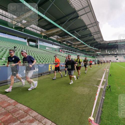 13.09.2026 - 21. swb-Marathon Bremen Michael Burmester http://msf.ph/oto/10309672 13.09.2026 13:06:28 Laufen im Stadion 109, 156, 217, 244, 287, 303, 310, 323, 372, 394, 430, 454, 536, 578, 613, 647, 716, 784, 831, 834, 891, 900, 922, 1073, 1083, 1205, 1243, 1274, 1308, 1365, 1369, 1380, 1437, 1533, 1545, 1574, 1581, 1823, 1848, 1871, 1909, 1914, 1926, 1938, 2076, 2089, 2090, 2126, 2219, 2241, 2244, 2265, 2275, 2301, 2310, 2318, 2355, 2356, 2393, 2440, 2464, 2602, 2699, 2707, 2721, 2742, 2764, 2818, 2902, 2911, 2959, 2960, 2985, 3030, 3055, 3278, 3444, 3485 meine-sportfotos.de