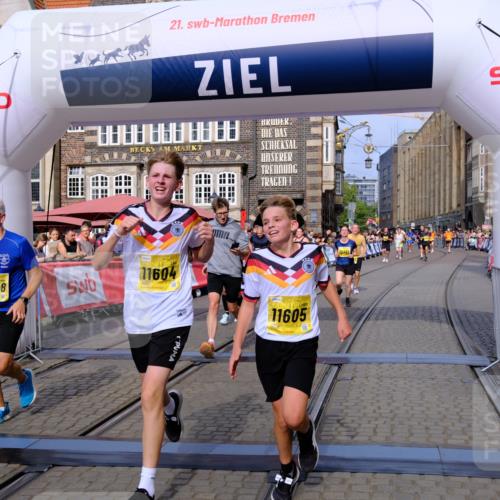 13.09.2026 - 21. swb-Marathon Bremen Tim E. http://msf.ph/oto/10309675 13.09.2026 10:52:46 Ziel 10761, 10812, 10958, 11109, 11350, 11604, 11605, 11610, 11669, 12319, 12361, 12439, 12533 meine-sportfotos.de
