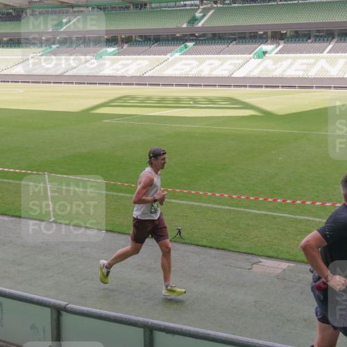 13.09.2026 - 21. swb-Marathon Bremen Michael Burmester http://msf.ph/oto/10309710 13.09.2026 12:43:16 Laufen im Stadion 439, 623, 749, 819, 969, 1009, 1223, 1224, 1372, 1562, 1619, 1667, 1712, 1745, 1770, 1850, 1862, 1879, 1921, 2094, 2207, 2651, 2683, 3251, 3368, 3500, 3584, 3688, 4096, 4739, 4847, 4904, 5143, 5199, 5316, 5369, 5601, 5663, 5672, 5776, 5828, 6359, 6579, 6929, 6991, 7141, 7170, 7841, 7950, 8311, 8383, 8394, 8689, 8749, 8850, 8994, 9120, 9153, 9200, 9233, 9533, 9849, 126, 453, 640, 671, 735, 807, 862, 901, 912, 1136, 1248, 1472, 1576, 1587, 1717, 1751, 5160, 5163, 5912 meine-sportfotos.de