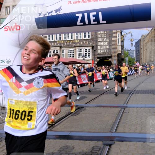 13.09.2026 - 21. swb-Marathon Bremen Tim E. http://msf.ph/oto/10309726 13.09.2026 10:52:47 Ziel 10761, 10812, 10906, 10958, 11109, 11350, 11604, 11605, 11610, 11669, 12361, 12439, 12533 meine-sportfotos.de