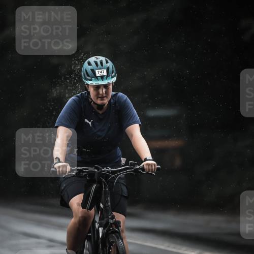 13.09.2026 - Stadtparktriathlon H.Heesch http://msf.ph/oto/10309742 13.09.2026 11:42:45 Radfahren 747, 892, 919 meine-sportfotos.de