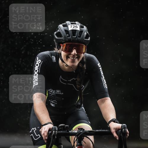 13.09.2026 - Stadtparktriathlon H.Heesch http://msf.ph/oto/10309801 13.09.2026 11:42:57 Radfahren 726, 729, 822 meine-sportfotos.de