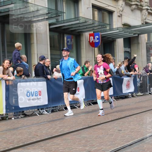 13.09.2026 - 21. swb-Marathon Bremen Strokosch-Dieckow http://msf.ph/oto/10309831 13.09.2026 10:54:50 Ziel 10555, 10646, 10901, 11001, 11014, 11466, 11620, 11631, 11860, 11889, 11908, 11910, 11976, 12201, 12313, 12549, 10146, 10410, 10589, 10608, 10704, 10765, 10901, 11039, 11040, 11174, 11389, 11569, 11874, 12038, 12467, 12519, 12800, 13526, 13592 meine-sportfotos.de