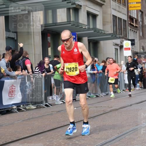 13.09.2026 - 21. swb-Marathon Bremen Strokosch-Dieckow http://msf.ph/oto/10309851 13.09.2026 10:54:51 Ziel 10555, 10646, 11001, 11014, 11466, 11620, 11631, 11860, 11889, 11908, 11910, 11976, 12201, 12313, 12549, 10410, 10589, 10608, 10704, 10901, 11039, 11040, 11174, 11389, 11569, 11874, 11889, 12038, 12313, 12519, 12800, 13526, 13592 meine-sportfotos.de