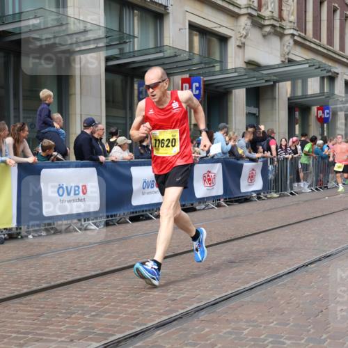 13.09.2026 - 21. swb-Marathon Bremen Strokosch-Dieckow http://msf.ph/oto/10309922 13.09.2026 10:54:52 Ziel 10555, 10646, 11001, 11014, 11466, 11620, 11631, 11860, 11908, 11910, 11976, 12201, 12218, 12549, 10589, 10608, 10646, 10704, 10901, 11040, 11174, 11389, 11569, 11874, 11889, 12038, 12313, 12519, 12800, 13526, 13592 meine-sportfotos.de