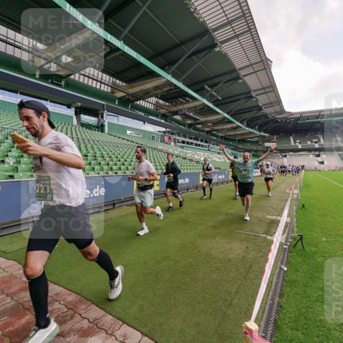 13.09.2026 - 21. swb-Marathon Bremen Michael Burmester http://msf.ph/oto/10309924 13.09.2026 13:07:03 Laufen im Stadion 109, 132, 156, 217, 287, 303, 310, 372, 430, 454, 489, 578, 607, 613, 682, 716, 784, 809, 831, 834, 846, 911, 922, 1083, 1173, 1189, 1205, 1210, 1274, 1322, 1364, 1365, 1369, 1380, 1387, 1437, 1532, 1533, 1545, 1574, 1581, 1600, 1823, 1841, 1848, 1854, 1871, 1909, 1926, 1938, 2003, 2070, 2076, 2090, 2219, 2244, 2265, 2275, 2283, 2310, 2318, 2355, 2356, 2393, 2405, 2440, 2464, 2492, 2565, 2699, 2707, 2721, 2731, 2755, 2802, 2818, 2831, 2902, 2911, 2949, 2960, 3055 meine-sportfotos.de