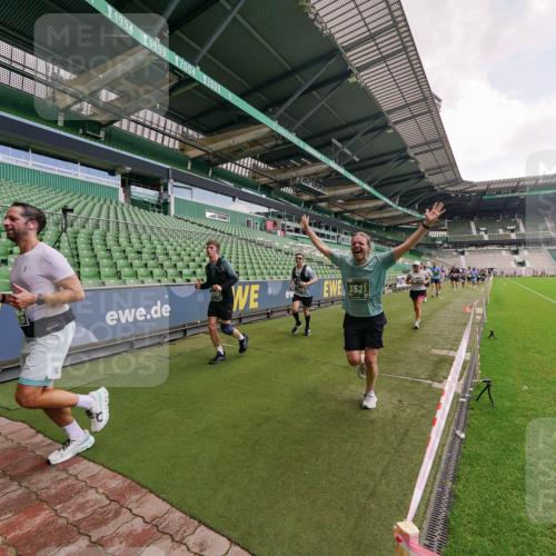 13.09.2026 - 21. swb-Marathon Bremen Michael Burmester http://msf.ph/oto/10309929 13.09.2026 13:07:03 Laufen im Stadion 109, 132, 156, 217, 287, 303, 310, 372, 430, 454, 489, 578, 607, 613, 682, 716, 784, 809, 831, 834, 846, 911, 922, 1083, 1173, 1189, 1205, 1210, 1274, 1322, 1364, 1365, 1369, 1380, 1387, 1437, 1532, 1533, 1545, 1574, 1581, 1600, 1823, 1841, 1848, 1854, 1871, 1909, 1926, 1938, 2003, 2070, 2076, 2090, 2219, 2244, 2265, 2275, 2283, 2310, 2318, 2355, 2356, 2393, 2405, 2440, 2464, 2492, 2565, 2699, 2707, 2721, 2731, 2755, 2802, 2818, 2831, 2902, 2911, 2949, 2960, 3055 meine-sportfotos.de