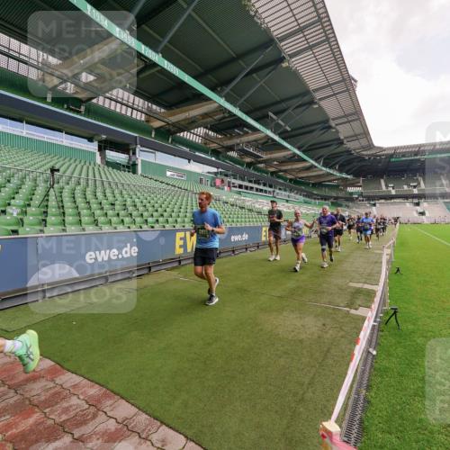 13.09.2026 - 21. swb-Marathon Bremen Michael Burmester http://msf.ph/oto/10309968 13.09.2026 13:07:09 Laufen im Stadion 109, 132, 156, 217, 287, 303, 310, 372, 430, 454, 489, 578, 607, 613, 682, 716, 784, 800, 808, 809, 831, 834, 846, 911, 922, 1083, 1173, 1189, 1205, 1210, 1274, 1322, 1364, 1365, 1369, 1387, 1395, 1437, 1532, 1533, 1545, 1574, 1581, 1600, 1823, 1831, 1841, 1848, 1854, 1871, 1909, 1926, 1938, 2003, 2070, 2076, 2090, 2219, 2244, 2275, 2283, 2310, 2318, 2355, 2356, 2393, 2405, 2440, 2464, 2492, 2565, 2699, 2707, 2721, 2731, 2755, 2802, 2818, 2831, 2866, 2902, 2911, 2949, 2960, 3055 meine-sportfotos.de