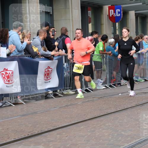 13.09.2026 - 21. swb-Marathon Bremen Strokosch-Dieckow http://msf.ph/oto/10309970 13.09.2026 10:54:54 Ziel 10555, 10725, 11001, 11014, 11466, 11620, 11631, 11860, 11908, 11910, 11976, 12201, 12218, 12258, 12549, 10589, 10608, 10646, 10704, 10901, 11040, 11174, 11389, 11569, 11620, 11860, 11874, 11889, 12038, 12313, 12519, 12800, 13526, 13592 meine-sportfotos.de