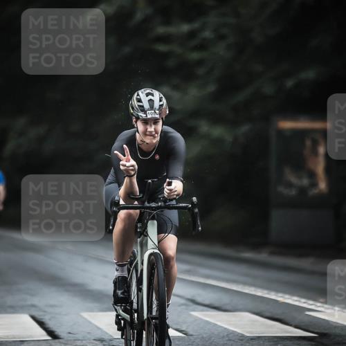 13.09.2026 - Stadtparktriathlon H.Heesch http://msf.ph/oto/10309971 13.09.2026 12:49:56 Radfahren 1070, 1085, 1089, 1177, 1210, 1300 meine-sportfotos.de