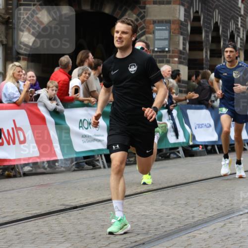 13.09.2026 - 21. swb-Marathon Bremen Strokosch-Dieckow http://msf.ph/oto/10309999 13.09.2026 13:03:38 Ziel 1372, 7206, 7478, 7715, 8028, 1587, 2889, 5143, 6973, 8096, 9642 meine-sportfotos.de