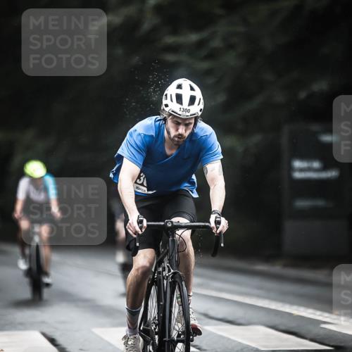 13.09.2026 - Stadtparktriathlon H.Heesch http://msf.ph/oto/10310011 13.09.2026 12:49:59 Radfahren 1070, 1089, 1177, 1210, 1276, 1300 meine-sportfotos.de