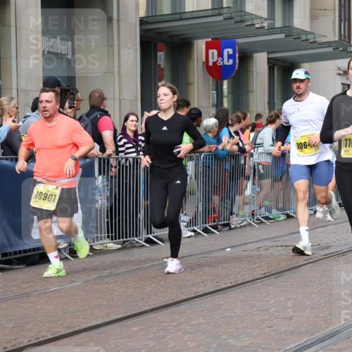 13.09.2026 - 21. swb-Marathon Bremen Strokosch-Dieckow http://msf.ph/oto/10310012 13.09.2026 10:54:54 Ziel 10555, 10725, 11001, 11014, 11466, 11620, 11631, 11860, 11908, 11910, 11976, 12201, 12218, 12258, 12549, 10589, 10608, 10646, 10704, 10901, 11040, 11174, 11389, 11569, 11620, 11860, 11874, 11889, 12038, 12313, 12519, 12800, 13526, 13592 meine-sportfotos.de