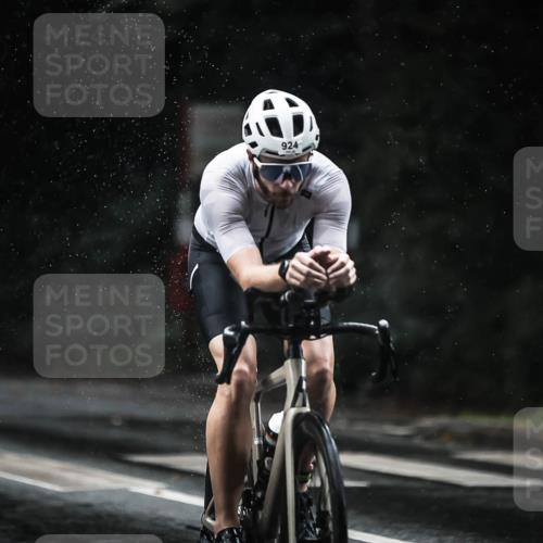 13.09.2026 - Stadtparktriathlon H.Heesch http://msf.ph/oto/10310015 13.09.2026 11:43:09 Radfahren 756, 758, 828, 908, 916, 924 meine-sportfotos.de