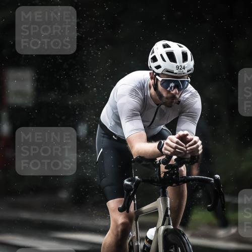 13.09.2026 - Stadtparktriathlon H.Heesch http://msf.ph/oto/10310029 13.09.2026 11:43:10 Radfahren 756, 758, 828, 908, 916, 924 meine-sportfotos.de