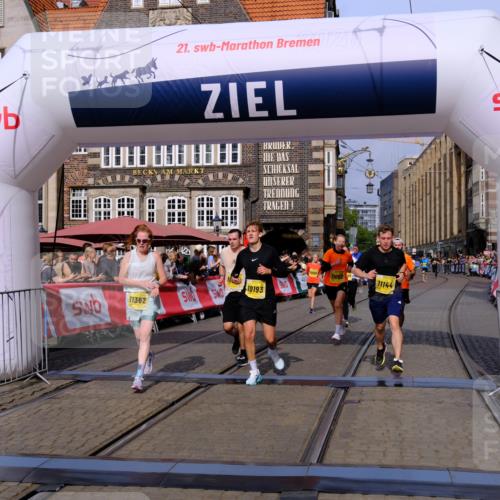 13.09.2026 - 21. swb-Marathon Bremen Tim E. http://msf.ph/oto/10310048 13.09.2026 10:52:57 Ziel 10193, 10339, 10652, 10734, 10812, 10827, 10906, 10958, 11002, 11109, 11144, 11350, 11362, 11597, 11604, 11605, 12338, 12361, 12399, 12439, 12533 meine-sportfotos.de