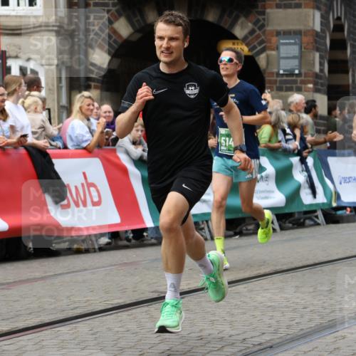 13.09.2026 - 21. swb-Marathon Bremen Strokosch-Dieckow http://msf.ph/oto/10310056 13.09.2026 13:03:38 Ziel 1372, 7206, 7478, 7715, 8028, 1587, 2889, 5143, 6973, 8096, 9642 meine-sportfotos.de