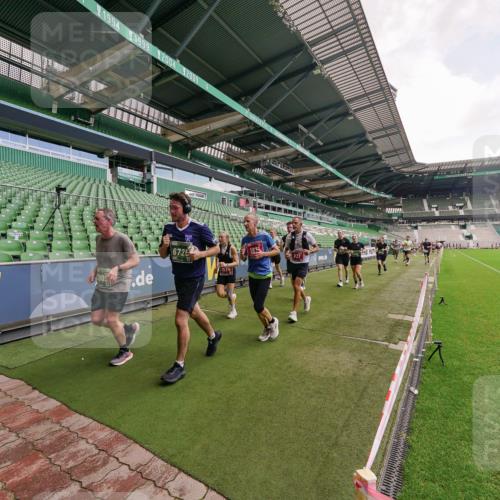 13.09.2026 - 21. swb-Marathon Bremen Michael Burmester http://msf.ph/oto/10310067 13.09.2026 13:07:19 Laufen im Stadion 109, 132, 156, 287, 303, 310, 372, 430, 454, 489, 578, 607, 613, 682, 716, 784, 800, 808, 809, 831, 834, 846, 911, 922, 1083, 1173, 1189, 1205, 1210, 1274, 1322, 1364, 1365, 1369, 1387, 1395, 1437, 1532, 1545, 1574, 1581, 1600, 1823, 1831, 1841, 1848, 1854, 1871, 1909, 1926, 1938, 2003, 2070, 2076, 2090, 2215, 2219, 2275, 2283, 2318, 2355, 2356, 2366, 2393, 2405, 2440, 2492, 2565, 2611, 2699, 2707, 2721, 2731, 2755, 2782, 2802, 2818, 2831, 2866, 2902, 2911, 2949, 2960, 3055 meine-sportfotos.de