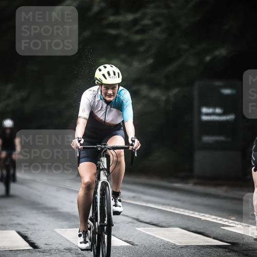 13.09.2026 - Stadtparktriathlon H.Heesch http://msf.ph/oto/10310081 13.09.2026 12:50:01 Radfahren 1089, 1177, 1210, 1276, 1300 meine-sportfotos.de
