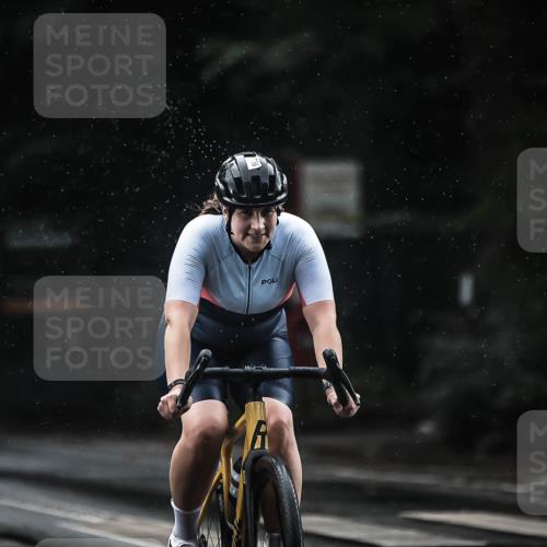 13.09.2026 - Stadtparktriathlon H.Heesch http://msf.ph/oto/10310091 13.09.2026 11:43:13 Radfahren 756, 828, 908, 916, 918, 924 meine-sportfotos.de