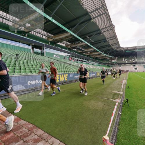 13.09.2026 - 21. swb-Marathon Bremen Michael Burmester http://msf.ph/oto/10310099 13.09.2026 13:07:20 Laufen im Stadion 109, 132, 156, 287, 303, 310, 372, 430, 454, 489, 578, 607, 613, 682, 716, 784, 800, 808, 809, 831, 834, 846, 911, 922, 1083, 1173, 1189, 1205, 1210, 1274, 1322, 1364, 1365, 1369, 1387, 1395, 1437, 1532, 1545, 1574, 1581, 1600, 1823, 1831, 1841, 1848, 1854, 1871, 1909, 1926, 1938, 2003, 2070, 2076, 2090, 2215, 2219, 2275, 2283, 2318, 2355, 2356, 2366, 2393, 2405, 2440, 2492, 2565, 2611, 2699, 2707, 2721, 2731, 2755, 2782, 2802, 2818, 2831, 2866, 2902, 2911, 2949, 2960, 3055 meine-sportfotos.de
