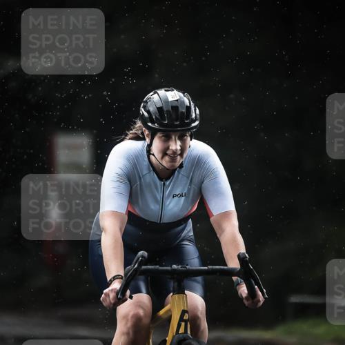 13.09.2026 - Stadtparktriathlon H.Heesch http://msf.ph/oto/10310111 13.09.2026 11:43:13 Radfahren 756, 828, 908, 916, 918, 924 meine-sportfotos.de