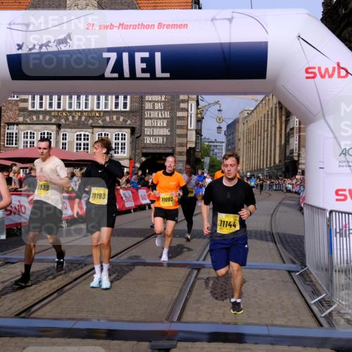 13.09.2026 - 21. swb-Marathon Bremen Tim E. http://msf.ph/oto/10310120 13.09.2026 10:52:58 Ziel 10193, 10339, 10652, 10734, 10812, 10827, 10906, 11002, 11109, 11144, 11350, 11362, 11597, 12338, 12361, 12399, 12439, 12533 meine-sportfotos.de