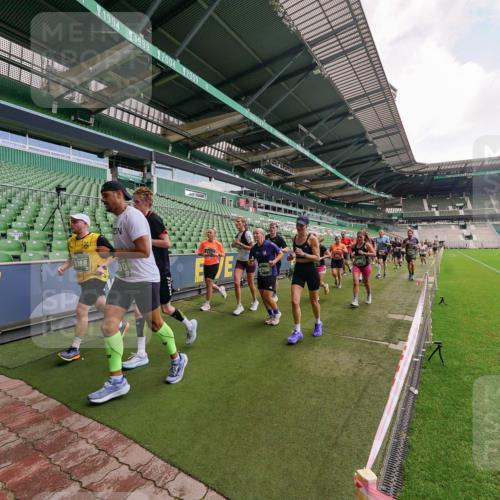 13.09.2026 - 21. swb-Marathon Bremen Michael Burmester http://msf.ph/oto/10310196 13.09.2026 13:07:35 Laufen im Stadion 109, 132, 156, 287, 303, 310, 372, 454, 489, 551, 578, 607, 613, 682, 716, 800, 808, 809, 831, 834, 846, 884, 911, 922, 1083, 1173, 1189, 1205, 1210, 1285, 1322, 1364, 1365, 1369, 1387, 1395, 1437, 1532, 1545, 1574, 1600, 1688, 1823, 1831, 1841, 1848, 1854, 1871, 1909, 1926, 1938, 2003, 2070, 2090, 2215, 2219, 2229, 2275, 2283, 2318, 2356, 2366, 2405, 2440, 2492, 2565, 2611, 2635, 2699, 2707, 2721, 2727, 2731, 2755, 2782, 2802, 2818, 2831, 2866, 2902, 2911, 2949, 2960 meine-sportfotos.de