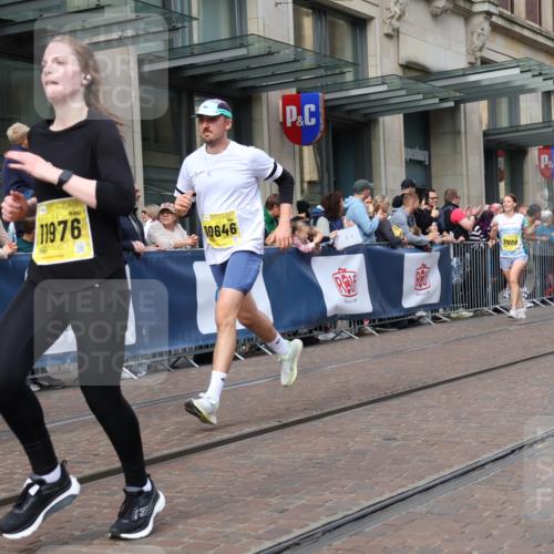 13.09.2026 - 21. swb-Marathon Bremen Strokosch-Dieckow http://msf.ph/oto/10310200 13.09.2026 10:54:57 Ziel 10555, 10725, 11001, 11014, 11466, 11631, 11908, 11910, 12201, 12218, 12258, 12549, 10589, 10608, 10646, 10704, 10901, 11040, 11174, 11569, 11620, 11860, 11874, 11889, 11976, 12313, 12519, 12800, 13526, 13592 meine-sportfotos.de