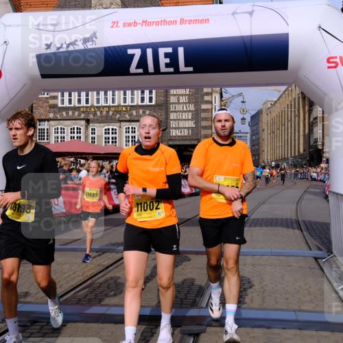 13.09.2026 - 21. swb-Marathon Bremen Tim E. http://msf.ph/oto/10310229 13.09.2026 10:53:00 Ziel 10193, 10339, 10652, 10734, 10812, 10827, 10906, 11002, 11038, 11109, 11144, 11350, 11362, 11597, 12338, 12361, 12399, 12533 meine-sportfotos.de