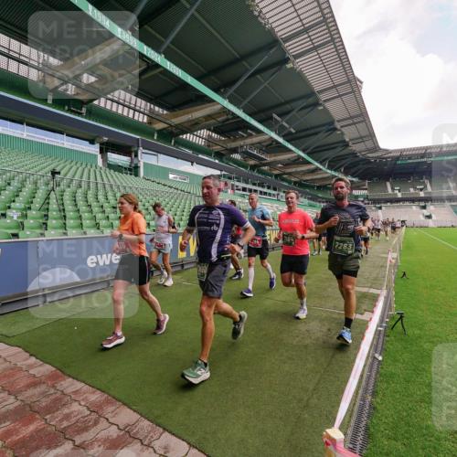 13.09.2026 - 21. swb-Marathon Bremen Michael Burmester http://msf.ph/oto/10310233 13.09.2026 13:07:38 Laufen im Stadion 109, 132, 156, 287, 303, 310, 372, 489, 551, 578, 607, 613, 682, 716, 800, 808, 809, 831, 834, 846, 884, 911, 922, 1083, 1173, 1189, 1205, 1210, 1285, 1322, 1364, 1365, 1369, 1387, 1395, 1437, 1532, 1545, 1574, 1600, 1688, 1823, 1831, 1841, 1848, 1854, 1871, 1899, 1909, 1926, 1938, 2003, 2041, 2070, 2090, 2215, 2219, 2229, 2275, 2283, 2318, 2356, 2366, 2405, 2440, 2492, 2565, 2611, 2635, 2699, 2707, 2721, 2727, 2731, 2755, 2782, 2802, 2818, 2831, 2866, 2902, 2911, 2949, 2960 meine-sportfotos.de