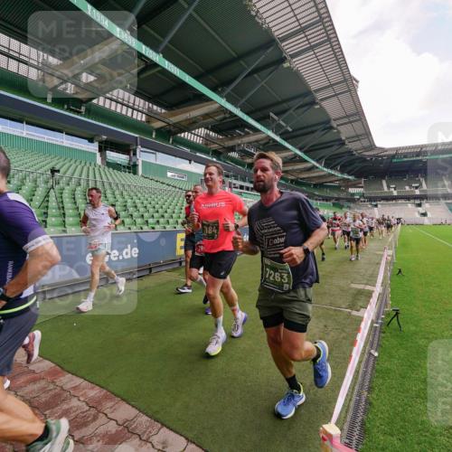 13.09.2026 - 21. swb-Marathon Bremen Michael Burmester http://msf.ph/oto/10310243 13.09.2026 13:07:38 Laufen im Stadion 109, 132, 156, 287, 303, 310, 372, 489, 551, 578, 607, 613, 682, 716, 800, 808, 809, 831, 834, 846, 884, 911, 922, 1083, 1173, 1189, 1205, 1210, 1285, 1322, 1364, 1365, 1369, 1387, 1395, 1437, 1532, 1545, 1574, 1600, 1688, 1823, 1831, 1841, 1848, 1854, 1871, 1899, 1909, 1926, 1938, 2003, 2041, 2070, 2090, 2215, 2219, 2229, 2275, 2283, 2318, 2356, 2366, 2405, 2440, 2492, 2565, 2611, 2635, 2699, 2707, 2721, 2727, 2731, 2755, 2782, 2802, 2818, 2831, 2866, 2902, 2911, 2949, 2960 meine-sportfotos.de