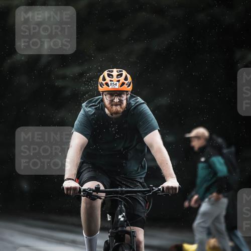 13.09.2026 - Stadtparktriathlon H.Heesch http://msf.ph/oto/10310249 13.09.2026 11:43:24 Radfahren 854, 914, 918 meine-sportfotos.de