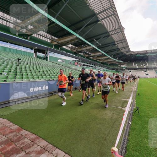 13.09.2026 - 21. swb-Marathon Bremen Michael Burmester http://msf.ph/oto/10310258 13.09.2026 13:07:40 Laufen im Stadion 132, 156, 287, 303, 310, 372, 489, 551, 578, 607, 613, 682, 716, 800, 808, 809, 831, 834, 846, 884, 911, 922, 1083, 1173, 1189, 1205, 1210, 1285, 1289, 1322, 1364, 1365, 1369, 1387, 1395, 1437, 1532, 1545, 1574, 1600, 1688, 1823, 1831, 1841, 1848, 1854, 1871, 1899, 1909, 1926, 1938, 2003, 2041, 2070, 2090, 2215, 2219, 2229, 2275, 2283, 2318, 2356, 2366, 2405, 2440, 2492, 2565, 2611, 2635, 2699, 2707, 2721, 2727, 2731, 2755, 2782, 2802, 2818, 2831, 2866, 2902, 2911, 2949, 2960 meine-sportfotos.de