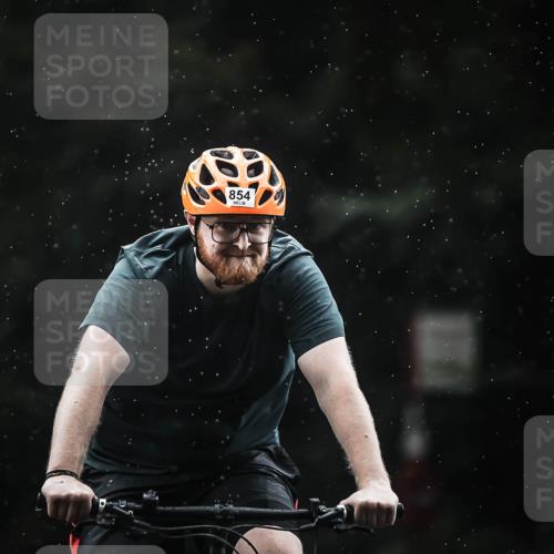 13.09.2026 - Stadtparktriathlon H.Heesch http://msf.ph/oto/10310276 13.09.2026 11:43:24 Radfahren 854, 914, 918 meine-sportfotos.de