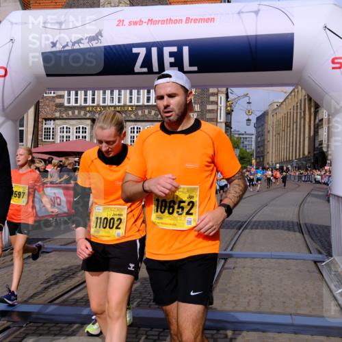 13.09.2026 - 21. swb-Marathon Bremen Tim E. http://msf.ph/oto/10310277 13.09.2026 10:53:00 Ziel 10193, 10339, 10652, 10734, 10812, 10827, 10906, 11002, 11038, 11109, 11144, 11350, 11362, 11597, 12338, 12361, 12399, 12533 meine-sportfotos.de