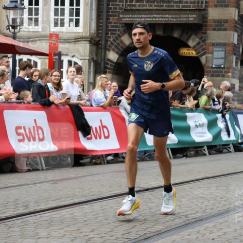 13.09.2026 - 21. swb-Marathon Bremen Strokosch-Dieckow http://msf.ph/oto/10310281 13.09.2026 13:03:40 Ziel 1372, 1950, 7206, 7478, 7715, 8028, 1587, 2889, 3500, 8096, 9642 meine-sportfotos.de