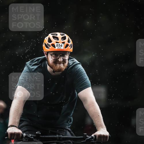 13.09.2026 - Stadtparktriathlon H.Heesch http://msf.ph/oto/10310282 13.09.2026 11:43:24 Radfahren 854, 914, 918 meine-sportfotos.de