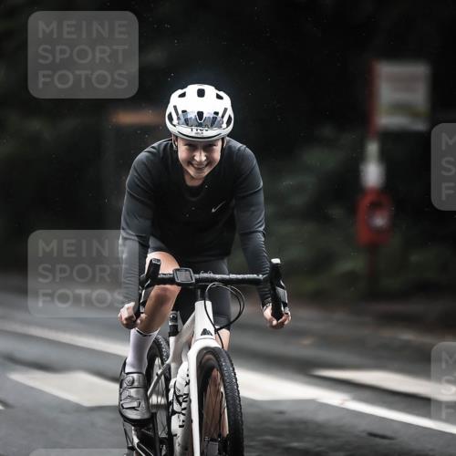13.09.2026 - Stadtparktriathlon H.Heesch http://msf.ph/oto/10310311 13.09.2026 12:50:25 Radfahren 1080, 1094, 1144, 1150, 1249 meine-sportfotos.de