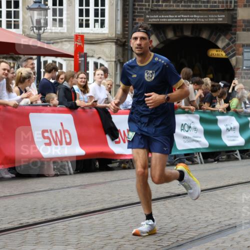 13.09.2026 - 21. swb-Marathon Bremen Strokosch-Dieckow http://msf.ph/oto/10310333 13.09.2026 13:03:41 Ziel 1372, 1950, 7206, 7478, 7715, 8028, 1587, 2889, 3500, 8096, 9642 meine-sportfotos.de