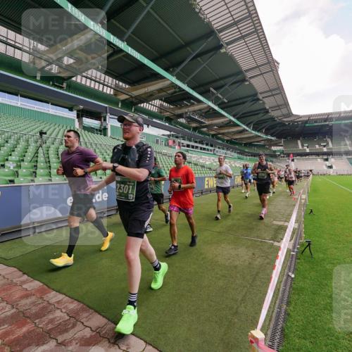 13.09.2026 - 21. swb-Marathon Bremen Michael Burmester http://msf.ph/oto/10310352 13.09.2026 13:07:47 Laufen im Stadion 132, 156, 303, 310, 372, 489, 551, 607, 682, 716, 800, 808, 809, 831, 834, 846, 884, 911, 922, 1083, 1124, 1173, 1189, 1205, 1210, 1285, 1289, 1322, 1364, 1365, 1369, 1387, 1395, 1437, 1532, 1545, 1559, 1600, 1688, 1823, 1831, 1841, 1848, 1854, 1871, 1899, 1926, 1938, 2003, 2041, 2070, 2090, 2215, 2219, 2229, 2275, 2283, 2318, 2356, 2366, 2405, 2440, 2492, 2565, 2611, 2635, 2699, 2707, 2721, 2727, 2731, 2755, 2782, 2802, 2818, 2831, 2866, 2902, 2911, 2930, 2949, 2960 meine-sportfotos.de