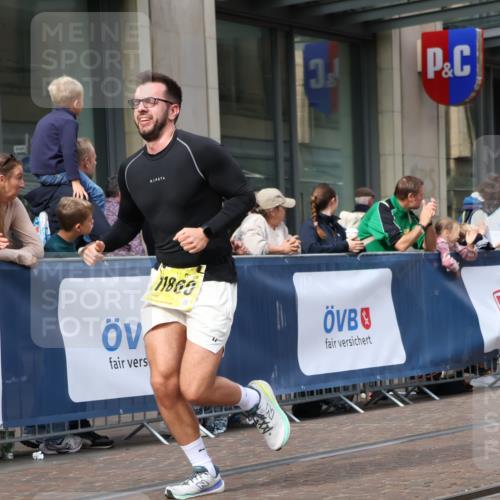 13.09.2026 - 21. swb-Marathon Bremen Strokosch-Dieckow http://msf.ph/oto/10310371 13.09.2026 10:55:01 Ziel 10256, 10555, 10725, 11001, 11014, 11414, 11466, 11631, 11910, 11941, 11977, 12201, 12218, 12258, 12549, 10589, 10608, 10646, 10901, 11040, 11174, 11569, 11620, 11860, 11874, 11889, 11908, 11976, 12313, 12519, 12800, 13592 meine-sportfotos.de