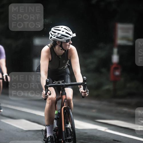 13.09.2026 - Stadtparktriathlon H.Heesch http://msf.ph/oto/10310392 13.09.2026 12:50:35 Radfahren 1159, 1160, 1292 meine-sportfotos.de