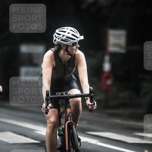 13.09.2026 - Stadtparktriathlon H.Heesch http://msf.ph/oto/10310400 13.09.2026 12:50:35 Radfahren 1159, 1160, 1292 meine-sportfotos.de