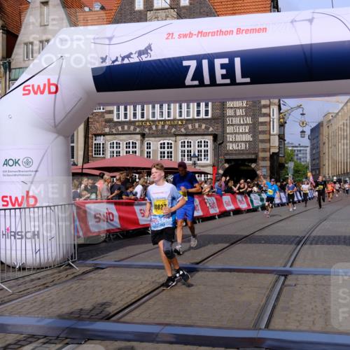 13.09.2026 - 21. swb-Marathon Bremen Tim E. http://msf.ph/oto/10310404 13.09.2026 10:53:04 Ziel 10193, 10304, 10339, 10652, 10734, 10827, 10906, 11002, 11038, 11109, 11144, 11362, 11386, 11597, 12019, 12338, 12399 meine-sportfotos.de