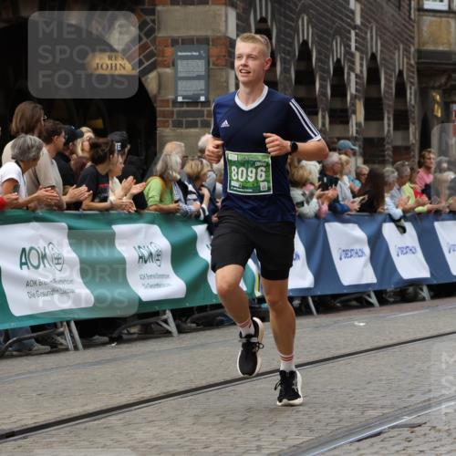 13.09.2026 - 21. swb-Marathon Bremen Strokosch-Dieckow http://msf.ph/oto/10310405 13.09.2026 13:03:47 Ziel 1372, 1950, 3092, 7206, 7715, 895, 2094, 2889, 3500, 4236, 8096, 9061, 9129, 9642 meine-sportfotos.de