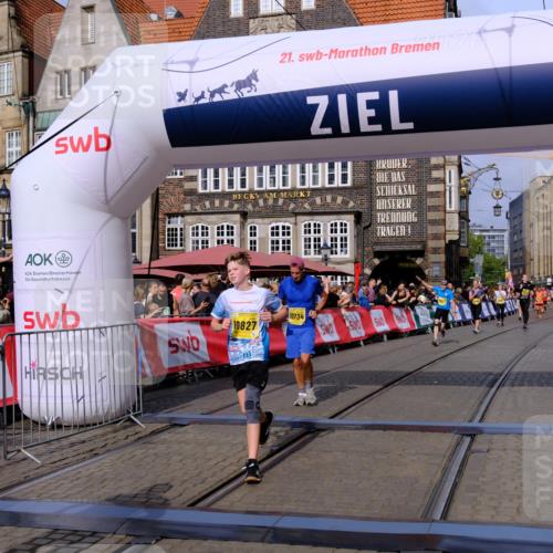13.09.2026 - 21. swb-Marathon Bremen Tim E. http://msf.ph/oto/10310422 13.09.2026 10:53:04 Ziel 10193, 10304, 10339, 10652, 10734, 10827, 10906, 11002, 11038, 11109, 11144, 11362, 11386, 11597, 12019, 12338, 12399 meine-sportfotos.de