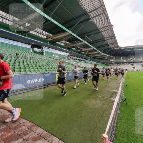 13.09.2026 - 21. swb-Marathon Bremen Michael Burmester http://msf.ph/oto/10310432 13.09.2026 13:07:54 Laufen im Stadion 132, 156, 310, 372, 489, 551, 607, 682, 716, 800, 808, 809, 831, 834, 846, 884, 911, 922, 1083, 1124, 1173, 1189, 1205, 1210, 1285, 1289, 1322, 1364, 1369, 1387, 1395, 1437, 1532, 1545, 1559, 1600, 1688, 1831, 1841, 1848, 1854, 1871, 1899, 1926, 1938, 2003, 2041, 2070, 2090, 2215, 2219, 2229, 2275, 2283, 2318, 2366, 2380, 2405, 2440, 2467, 2492, 2565, 2611, 2635, 2699, 2707, 2721, 2727, 2731, 2755, 2782, 2802, 2818, 2831, 2841, 2866, 2897, 2902, 2911, 2930, 2949, 2960 meine-sportfotos.de